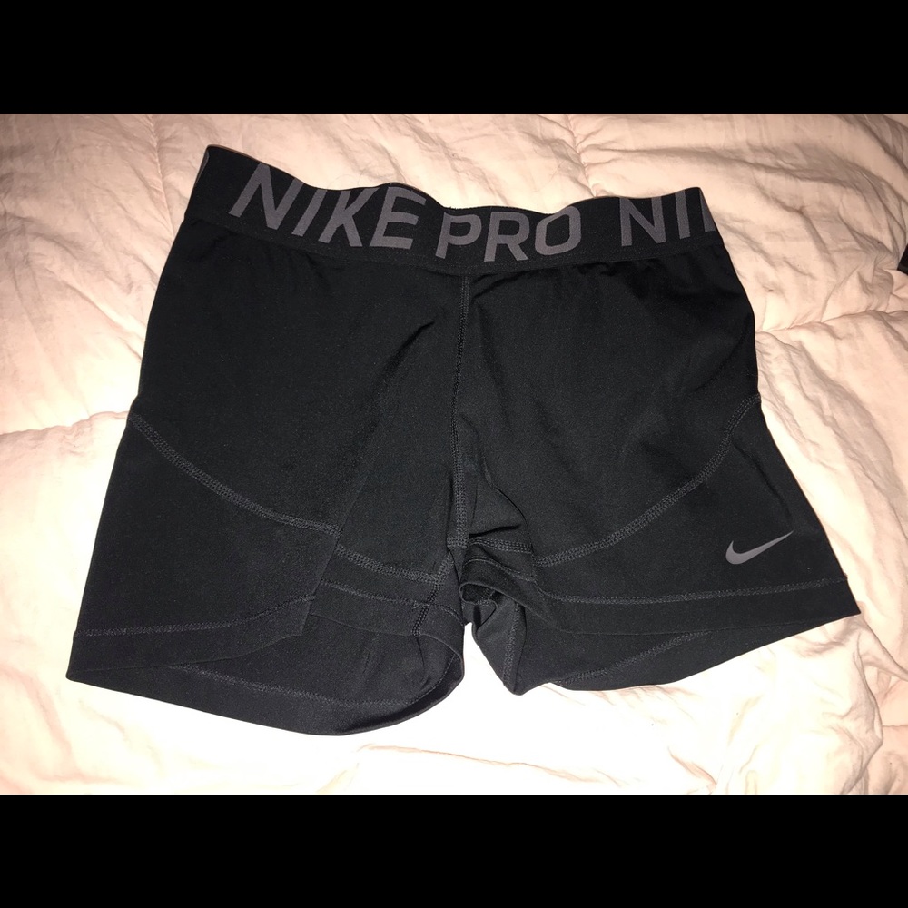 Women’s Nike Pro Shorts Size Large